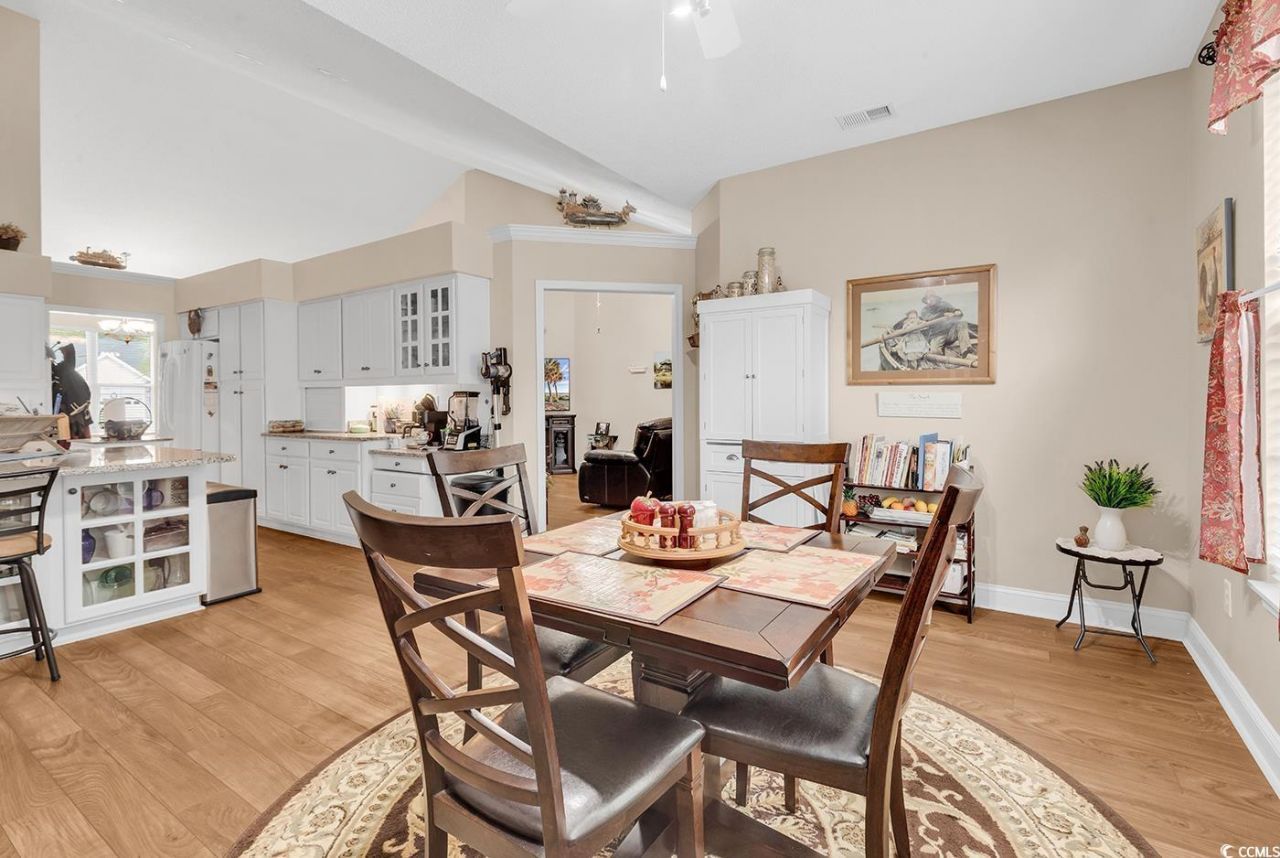 827 Helms Way Photo 13