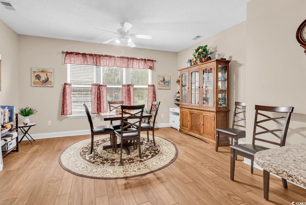 827 Helms Way Photo 16