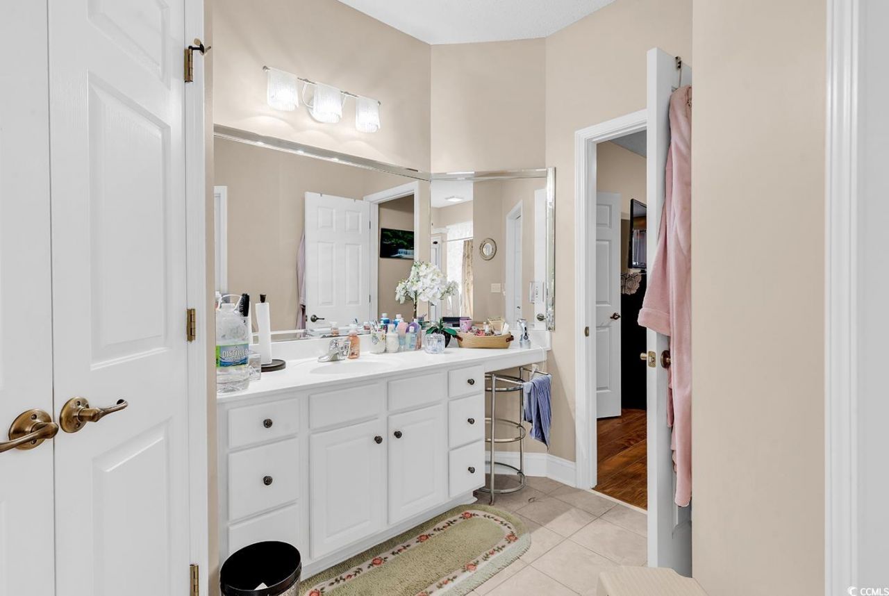 827 Helms Way Photo 23