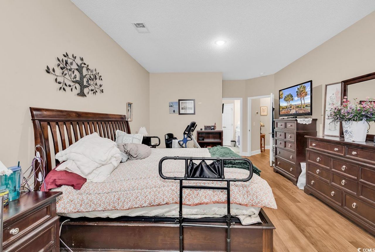 827 Helms Way Photo 24