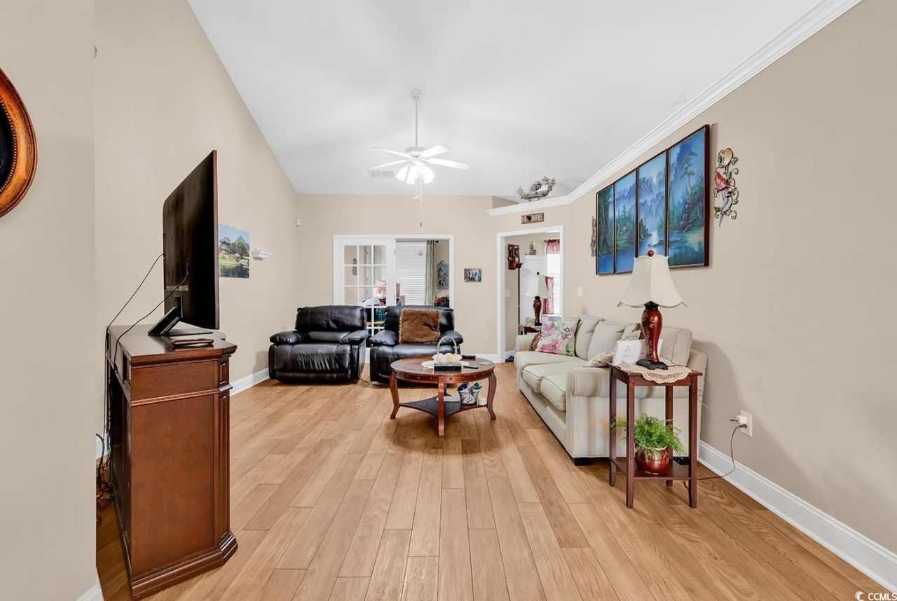 827 Helms Way Photo 25