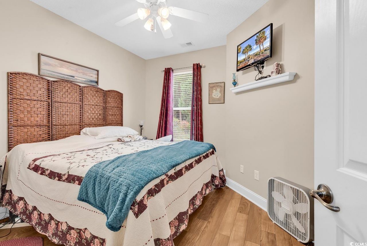 827 Helms Way Photo 6