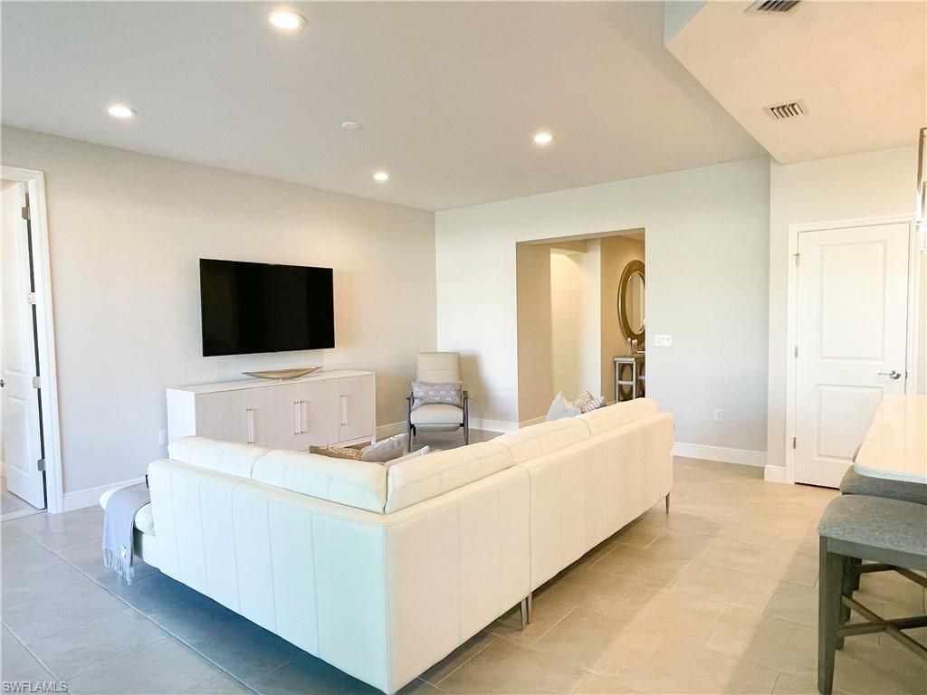 2555 Seychelles Dr, Unit 402, Naples, FL 34112 Photo