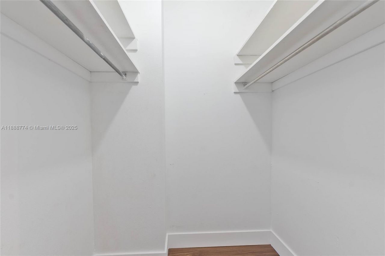 300 Bayview Dr, Unit 716, Sunny Isles Beach, FL 33160 Photo