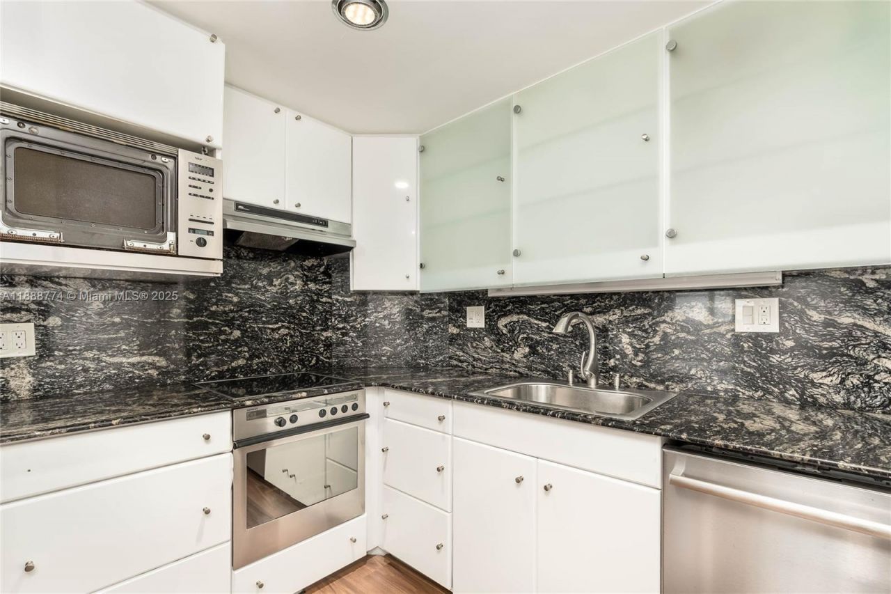 300 Bayview Dr, Unit 716, Sunny Isles Beach, FL 33160 Photo