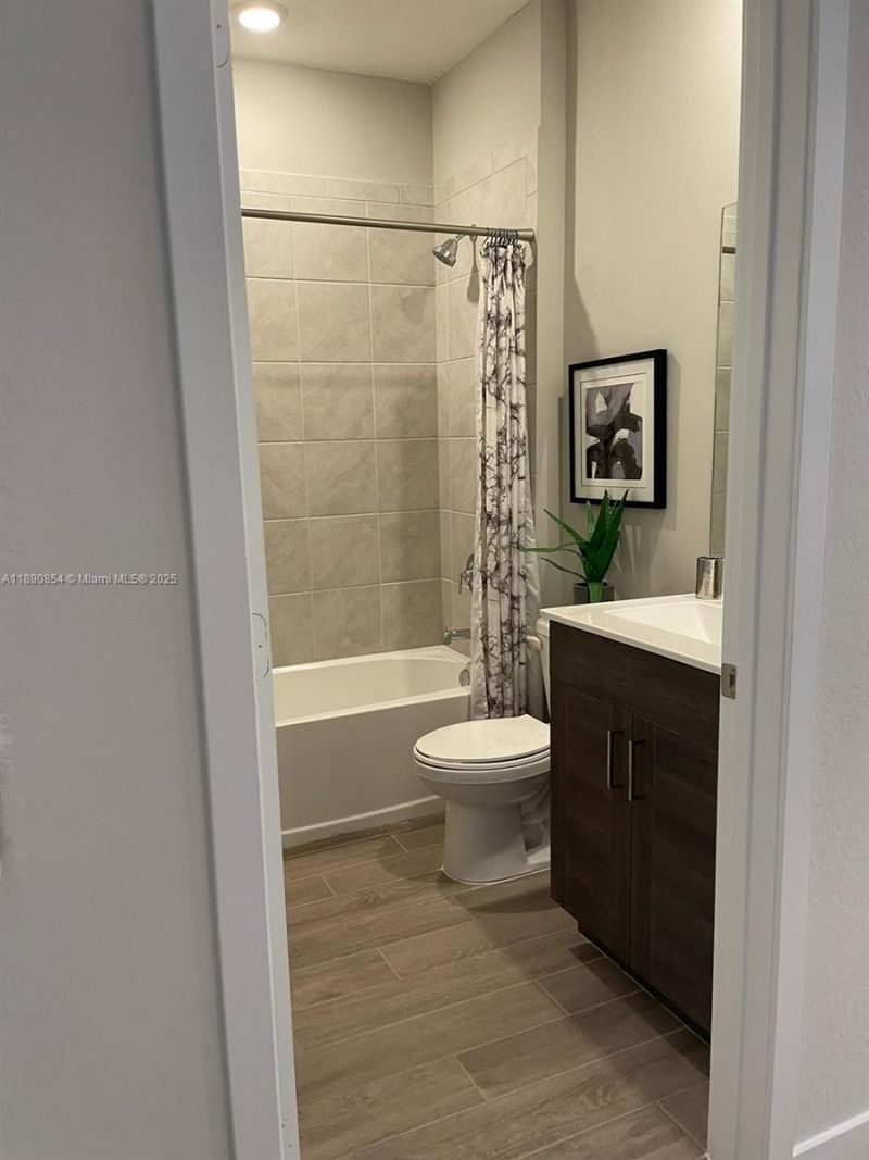 2423 SE 11th St, Homestead, FL 33035 Photo