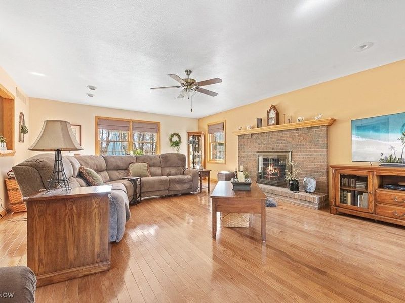 853 Fairway Drive, Alliance, OH 44601 Photo 11