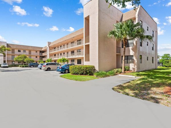 10442 Sunrise Lakes Blvd, Unit 111, Sunrise, FL 33322