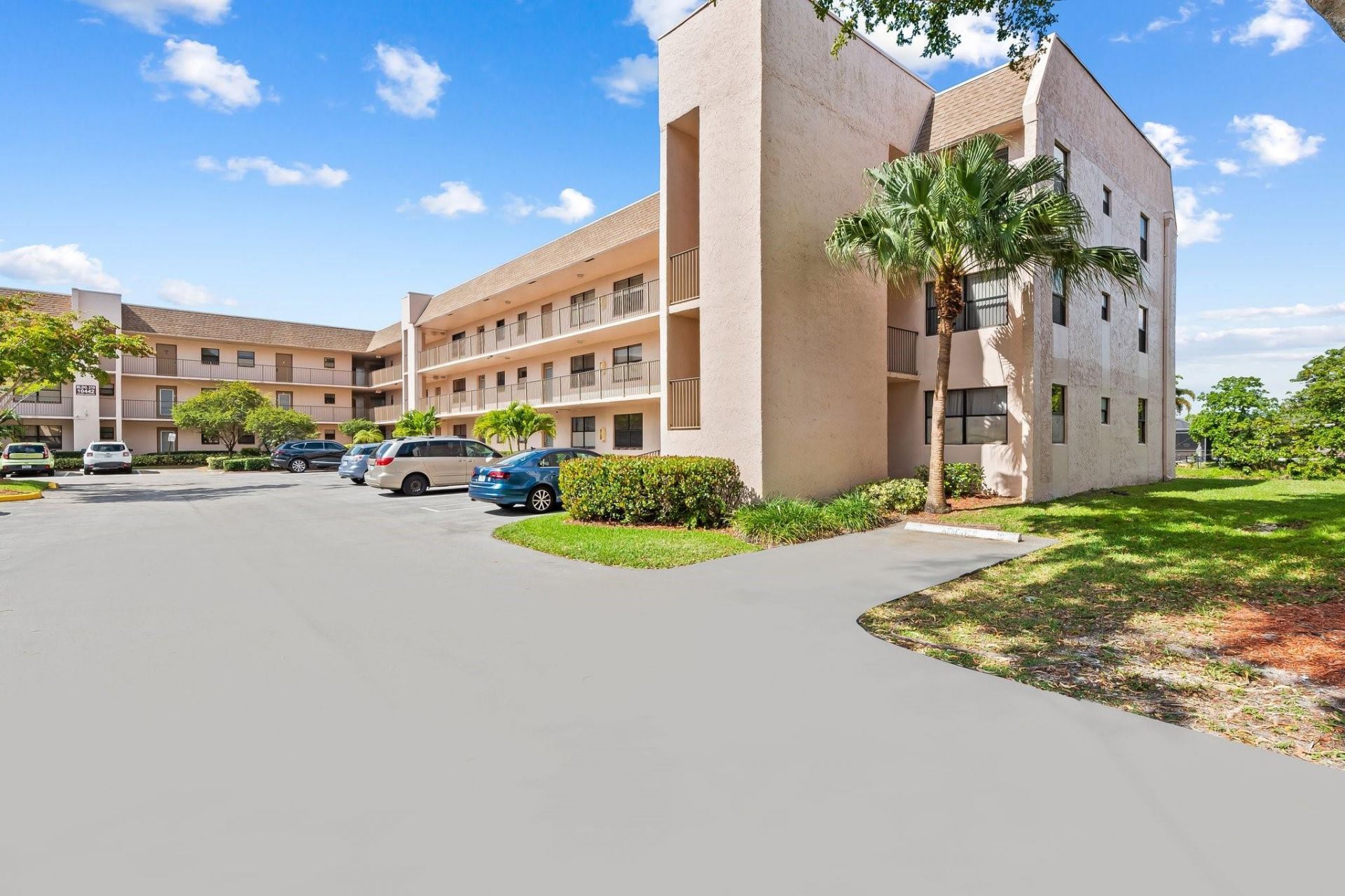 10442 Sunrise Lakes Boulevard, Unit 111, Sunrise, FL 33322 Photo