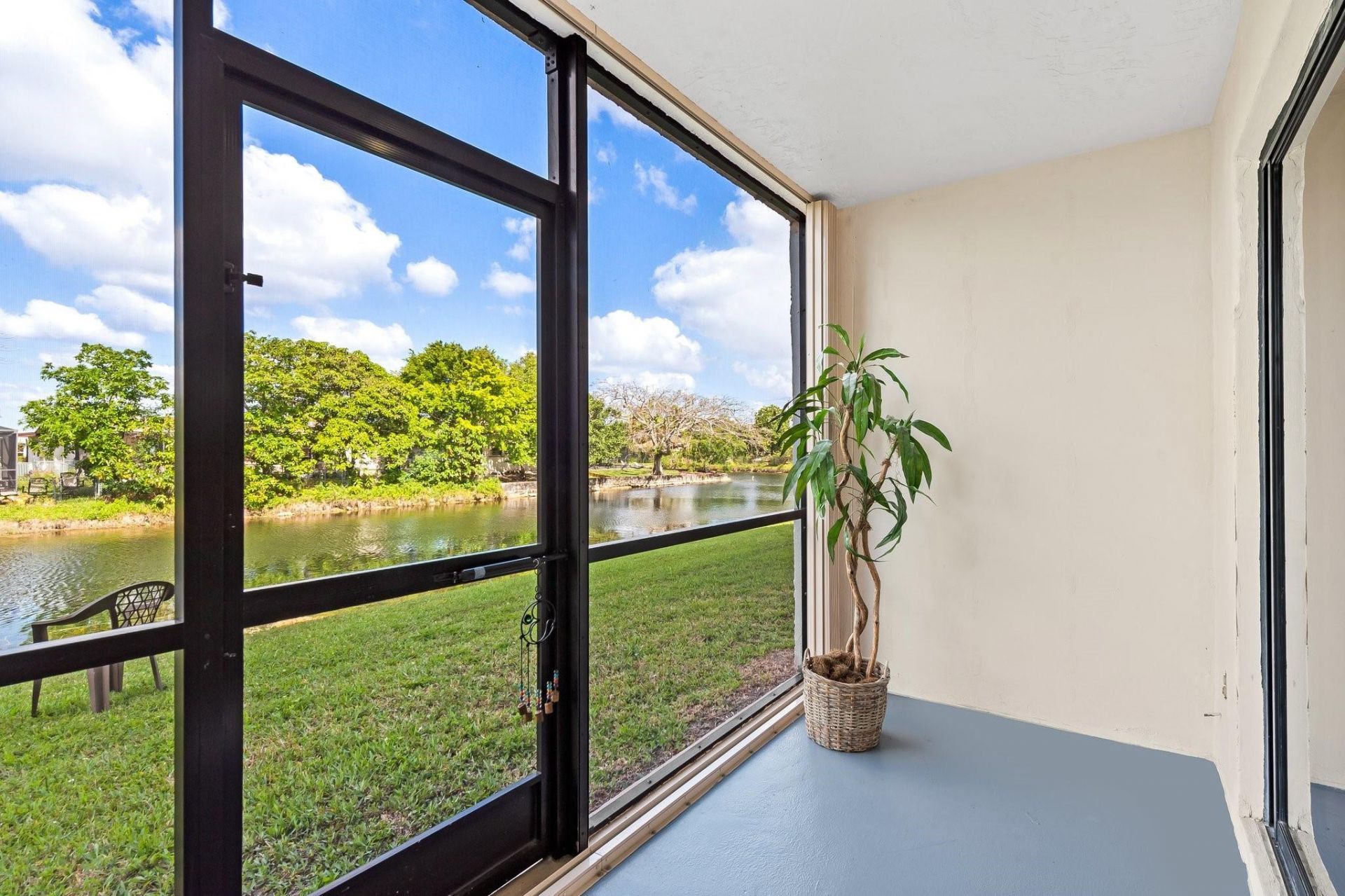 10442 Sunrise Lakes Boulevard, Unit 111, Sunrise, FL 33322 Photo