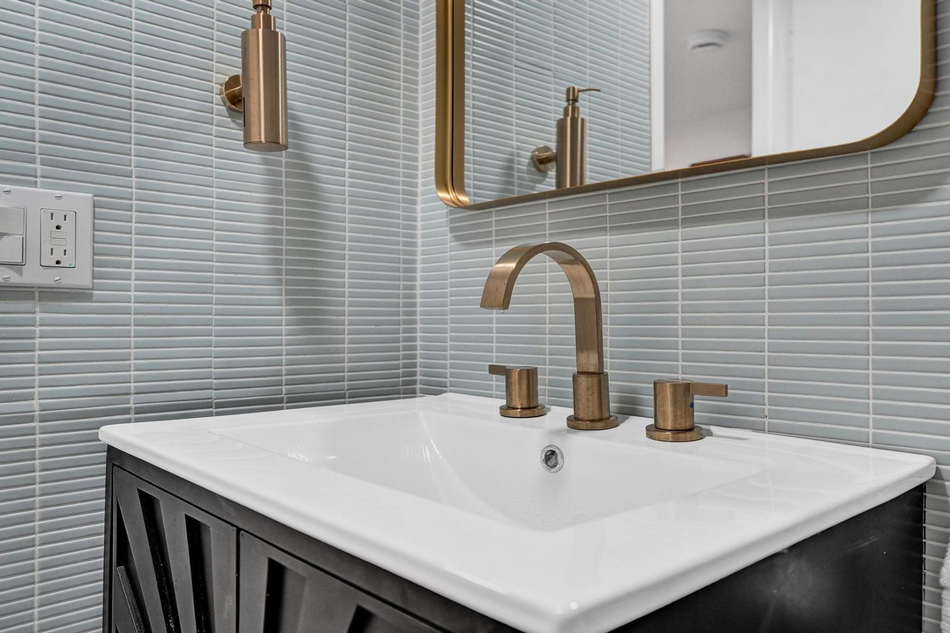 10442 Sunrise Lakes Boulevard, Unit 111, Sunrise, FL 33322 Photo