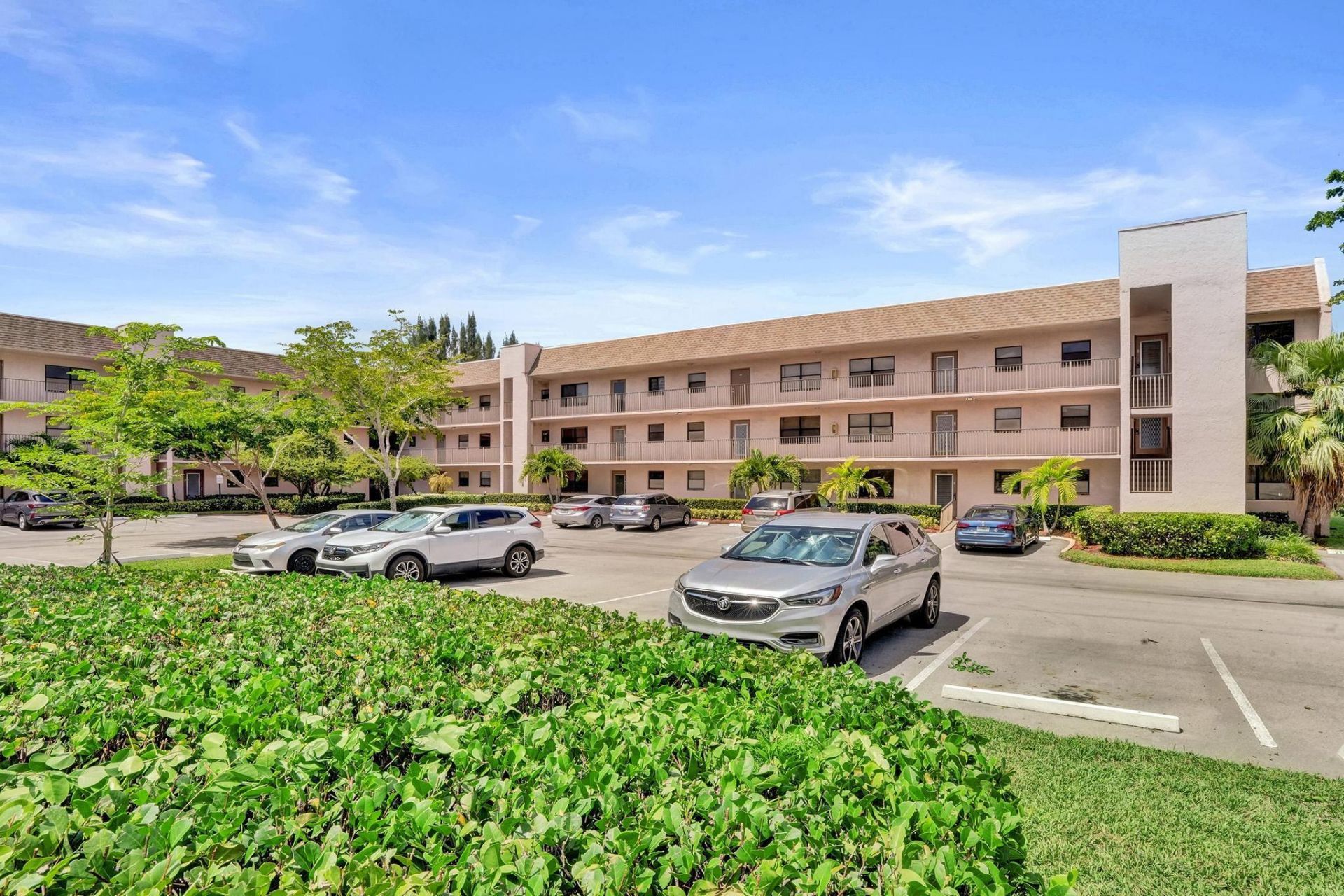 10442 Sunrise Lakes Boulevard, Unit 111, Sunrise, FL 33322 Photo