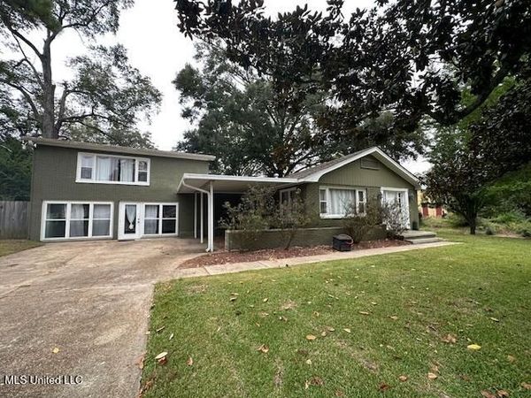 1717 Robinson Street, Natchez, MS 39120