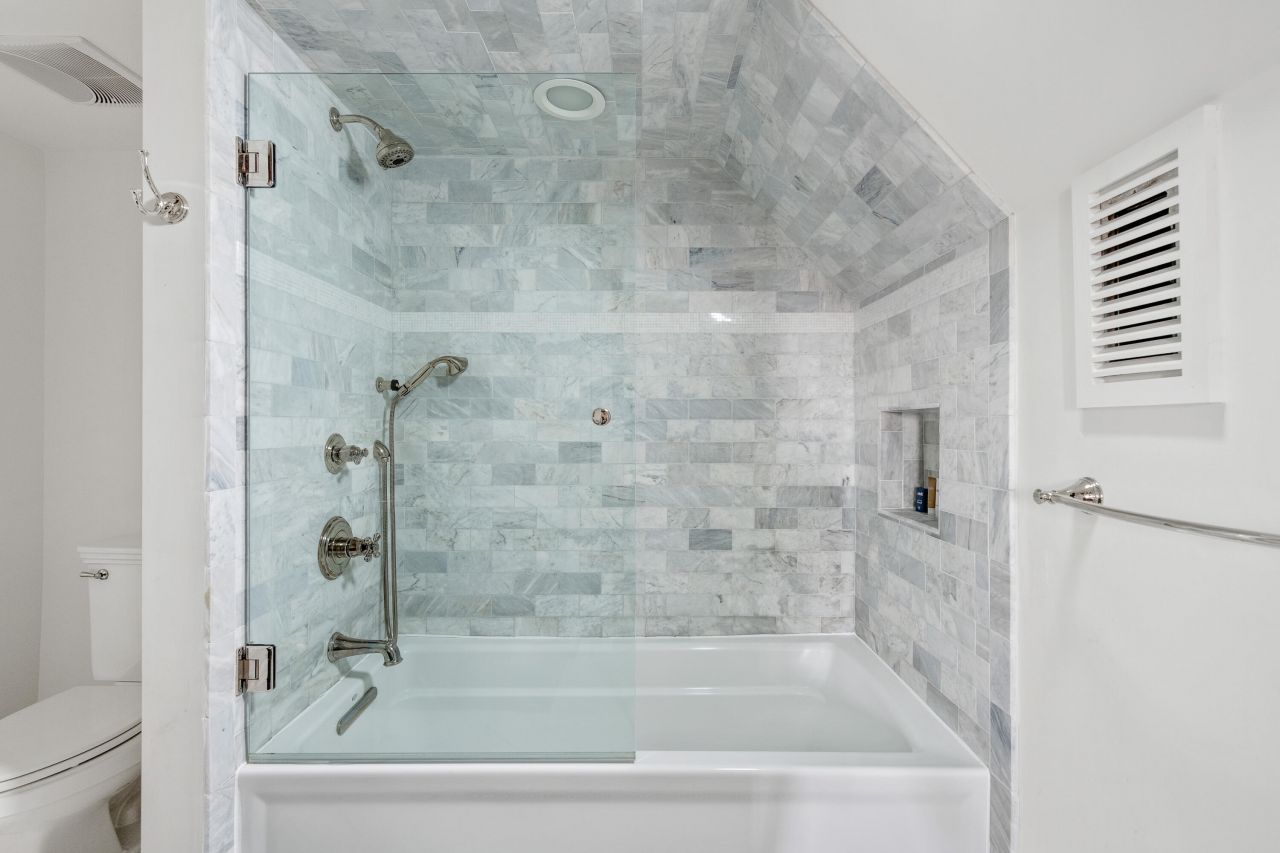 21 Broad Street Photo 51