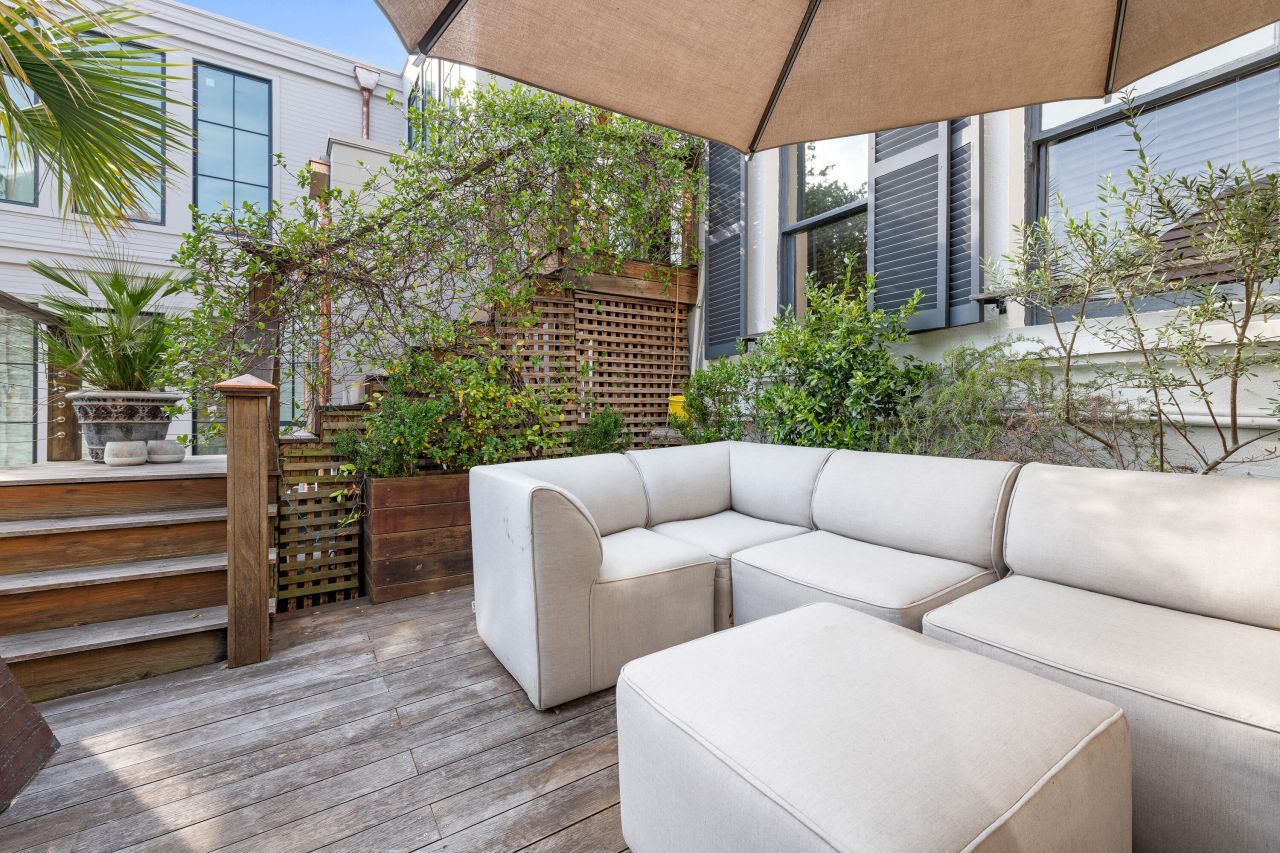 21 Broad Street Photo 52