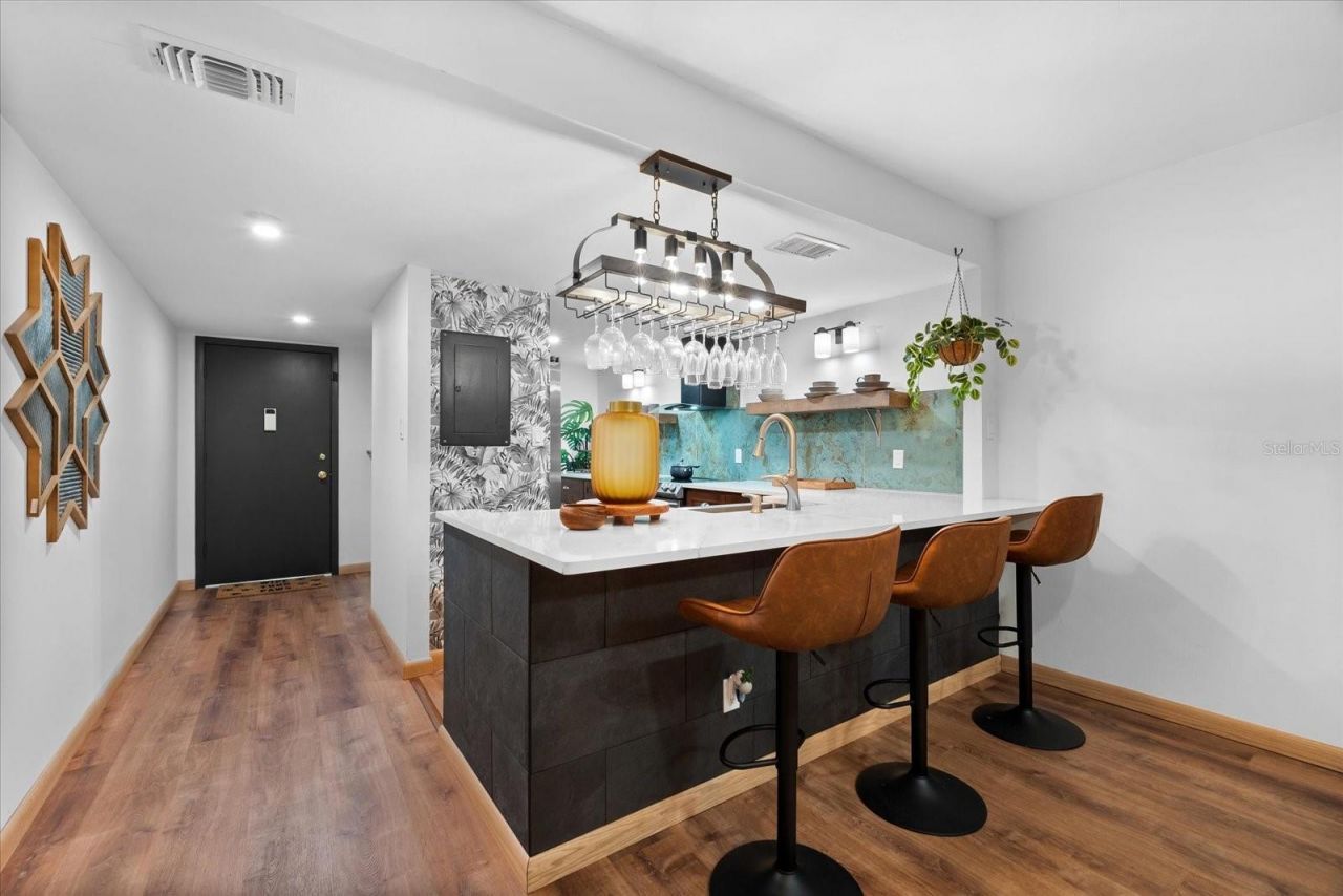 3700 S Osprey Avenue, Unit 214, Sarasota, FL 34239 Photo