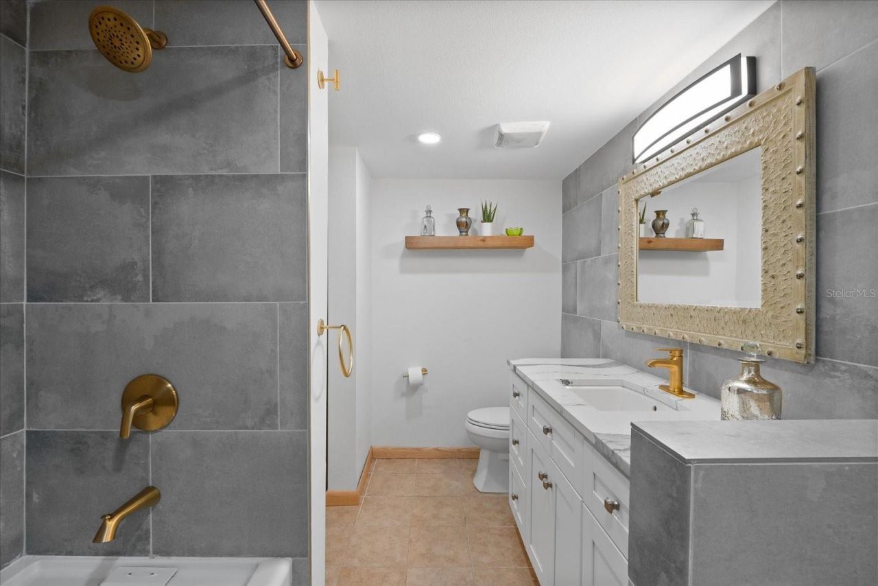 3700 S Osprey Avenue, Unit 214, Sarasota, FL 34239 Photo