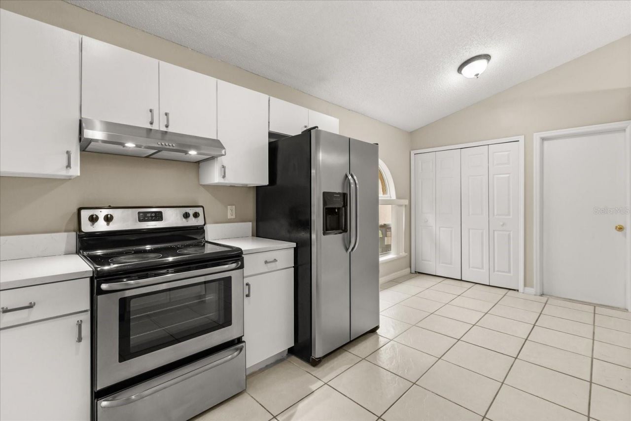 4105 Mendenwood Lane, Orlando, FL 32826 Photo