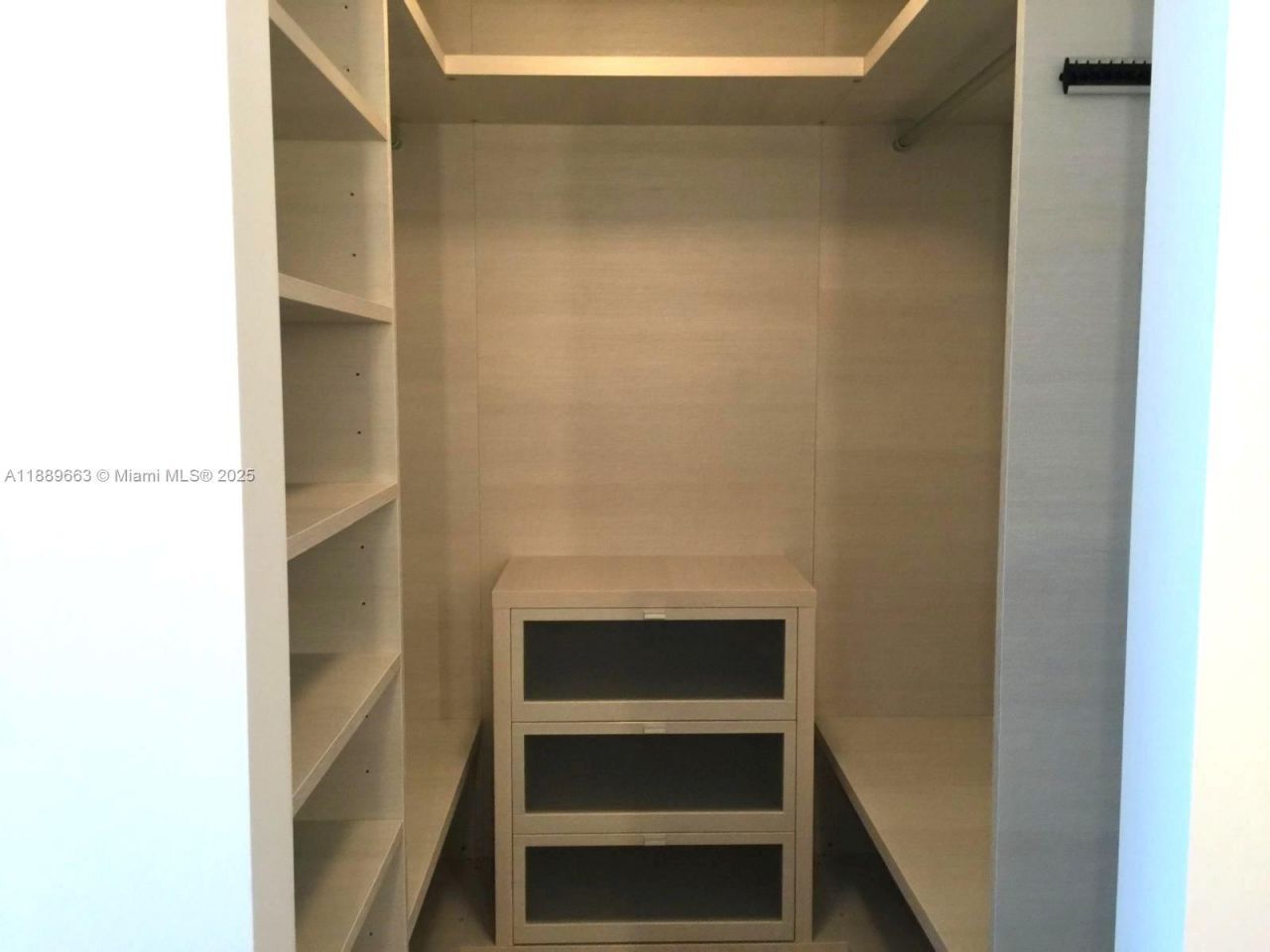 68 SE 6th St, Unit 1809, Miami, FL 33131 Photo