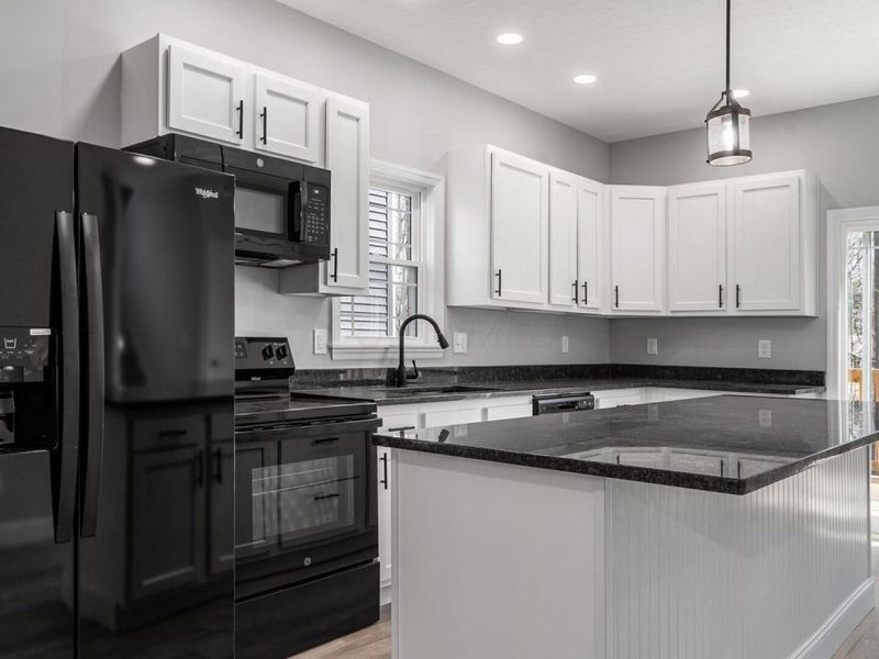 13176 Oak Road NE, Thornville, OH 43076 Photo 2