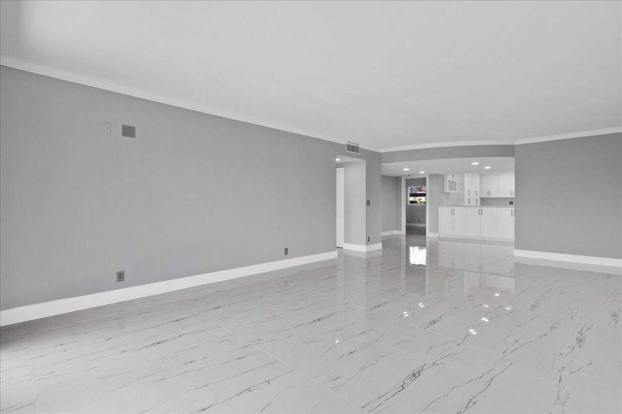 3040 Lake Shore Drive, Unit 101, Riviera Beach, FL 33404 Photo