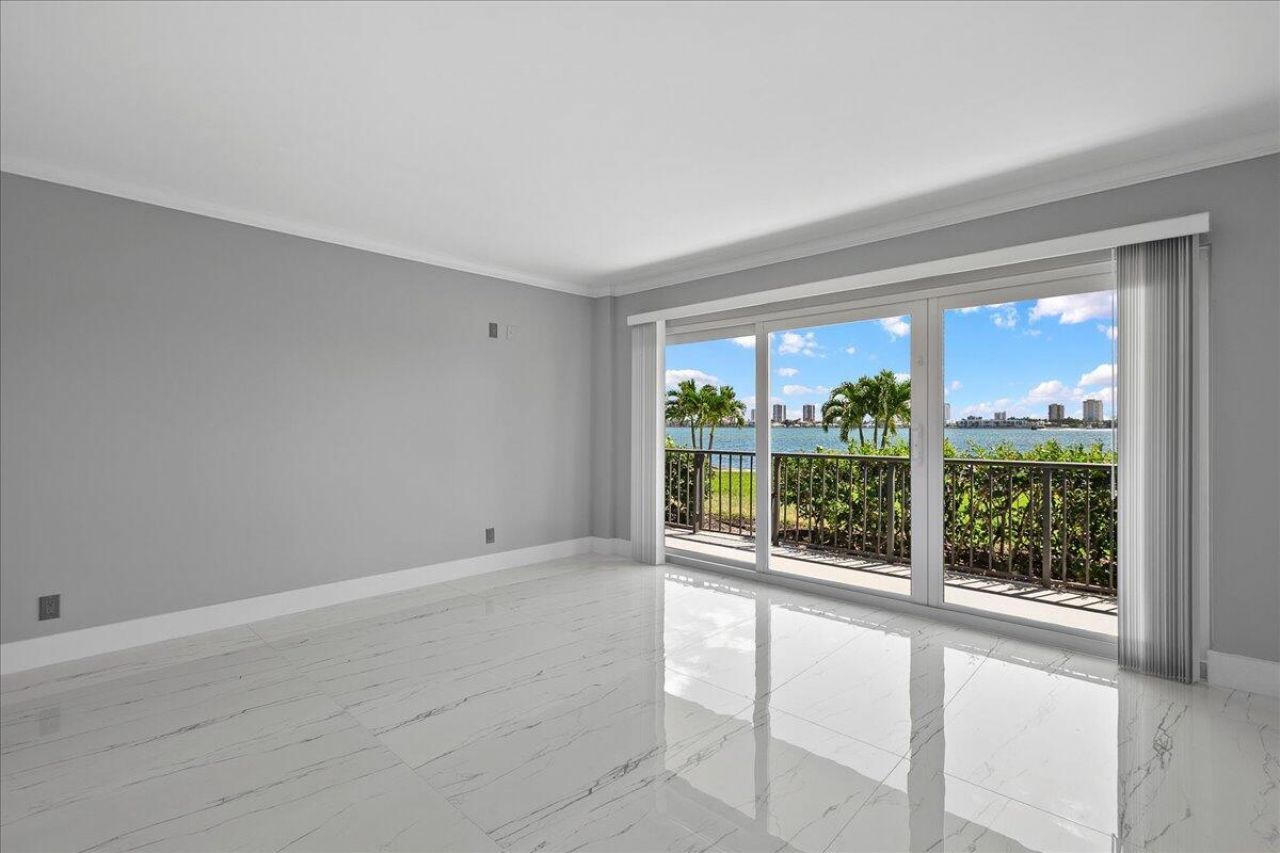 3040 Lake Shore Drive, Unit 101, Riviera Beach, FL 33404 Photo