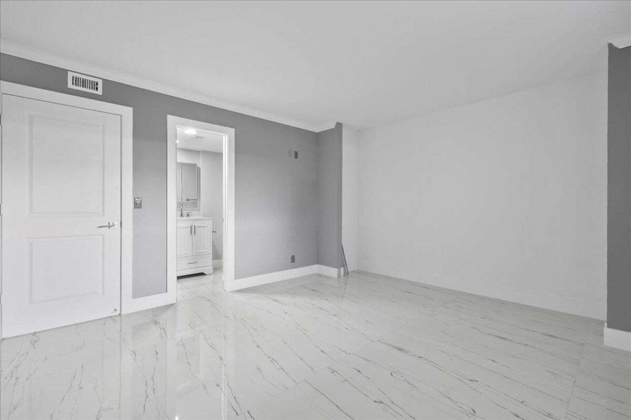 3040 Lake Shore Drive, Unit 101, Riviera Beach, FL 33404 Photo