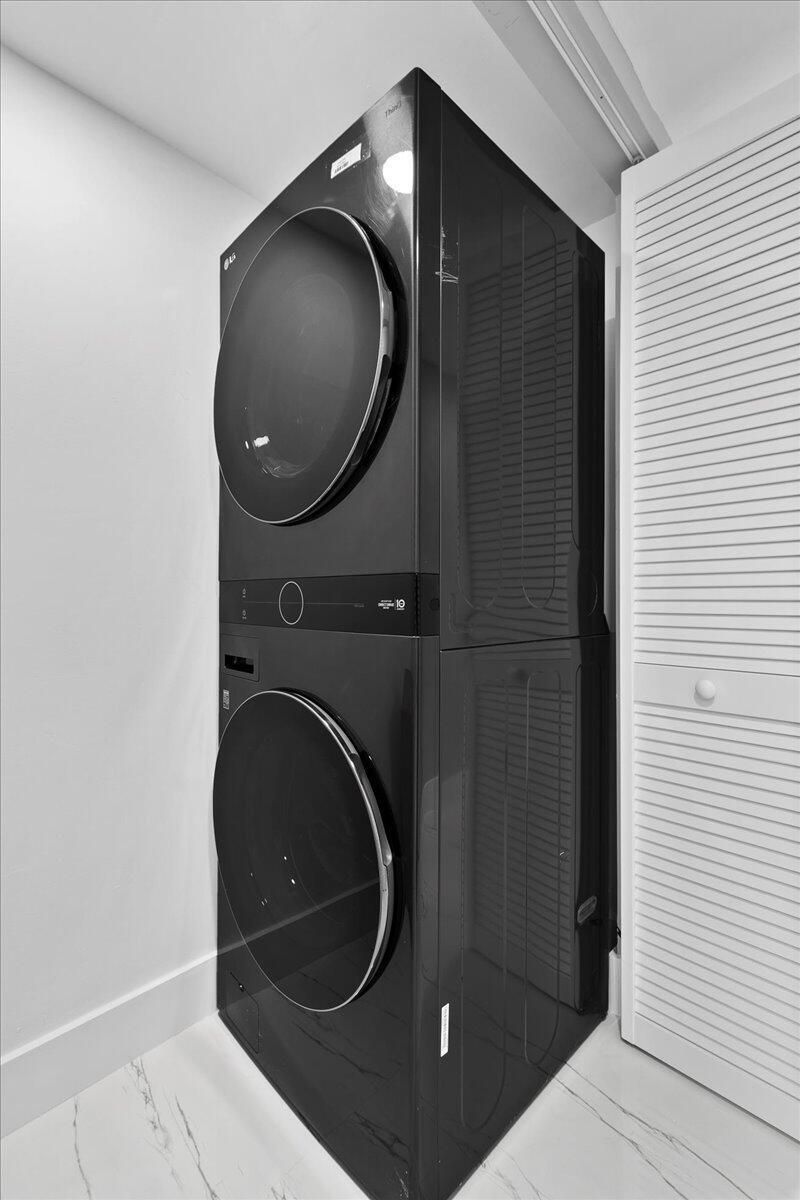 3040 Lake Shore Drive, Unit 101, Riviera Beach, FL 33404 Photo