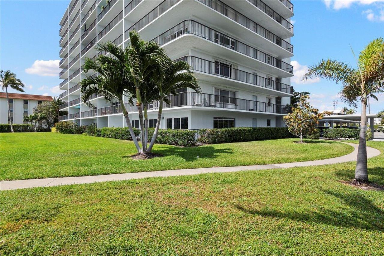3040 Lake Shore Drive, Unit 101, Riviera Beach, FL 33404 Photo