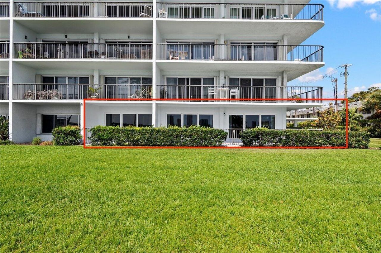 3040 Lake Shore Drive, Unit 101, Riviera Beach, FL 33404 Photo