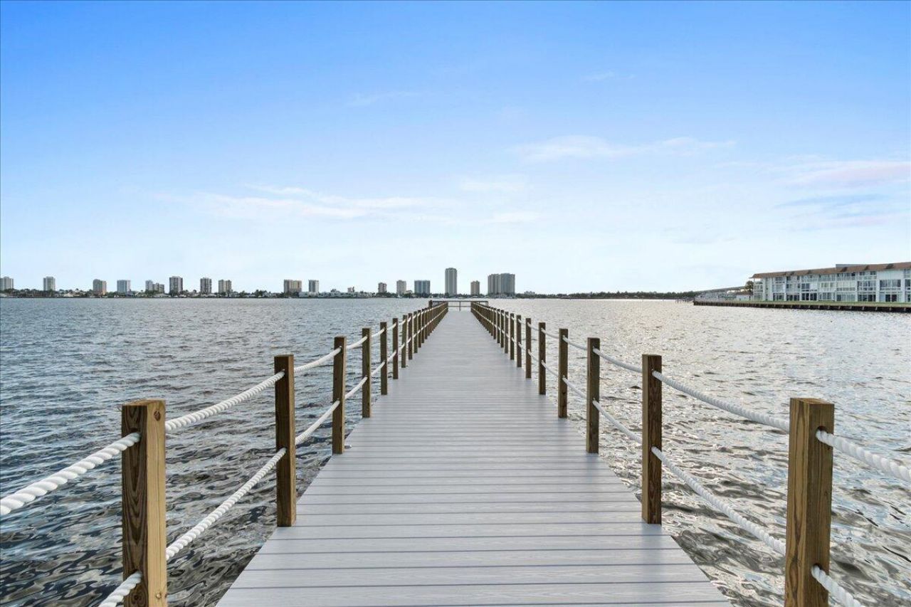 3040 Lake Shore Drive, Unit 101, Riviera Beach, FL 33404 Photo