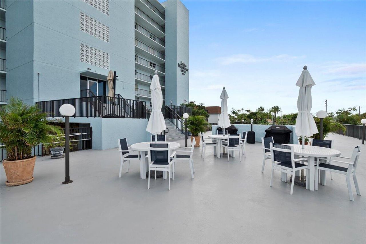 3040 Lake Shore Drive, Unit 101, Riviera Beach, FL 33404 Photo