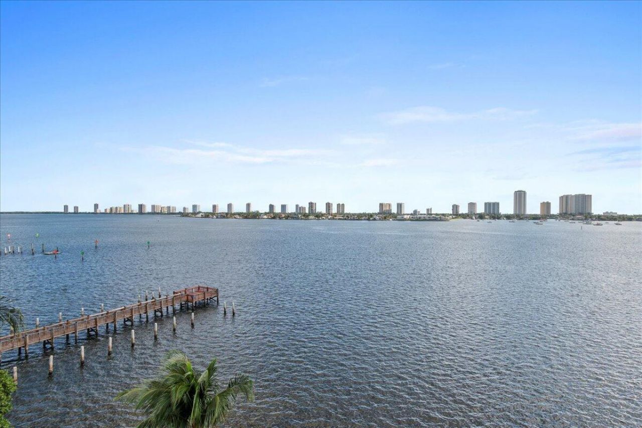 3040 Lake Shore Drive, Unit 101, Riviera Beach, FL 33404 Photo