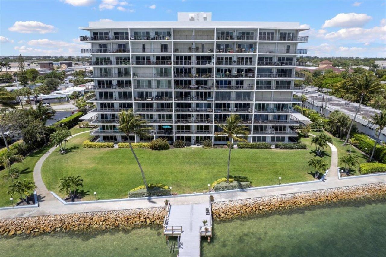 3040 Lake Shore Drive, Unit 101, Riviera Beach, FL 33404 Photo