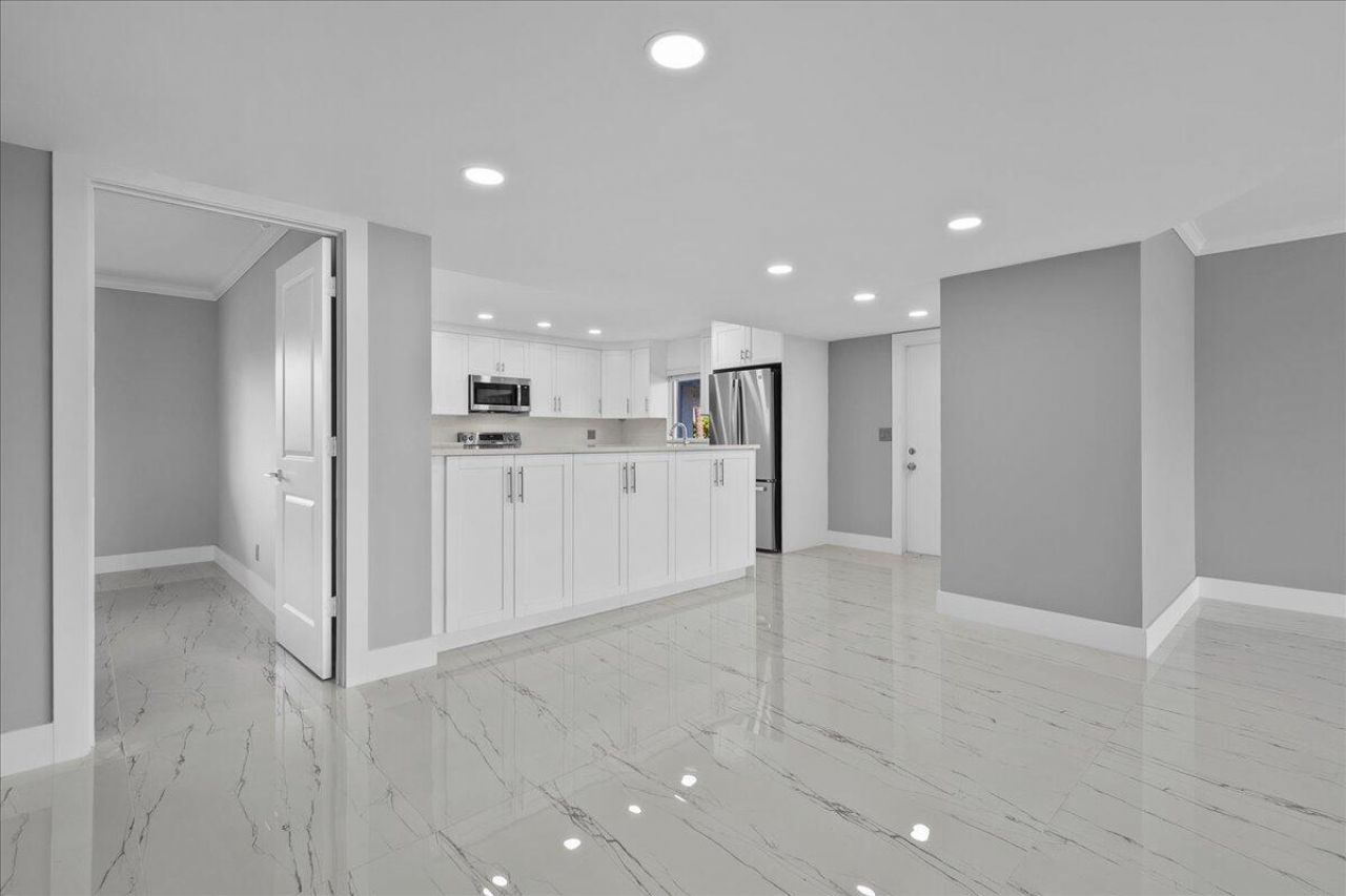 3040 Lake Shore Drive, Unit 101, Riviera Beach, FL 33404 Photo