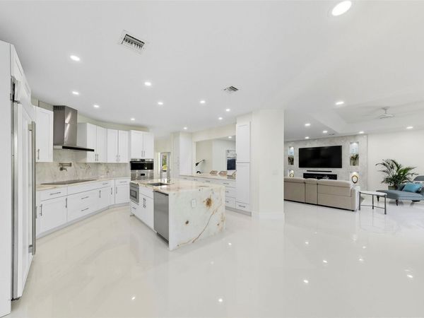 10038 Vestal Place, Coral Springs, FL 33071