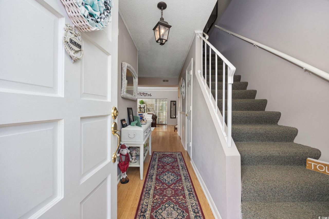 829 Villa Dr. Photo 4