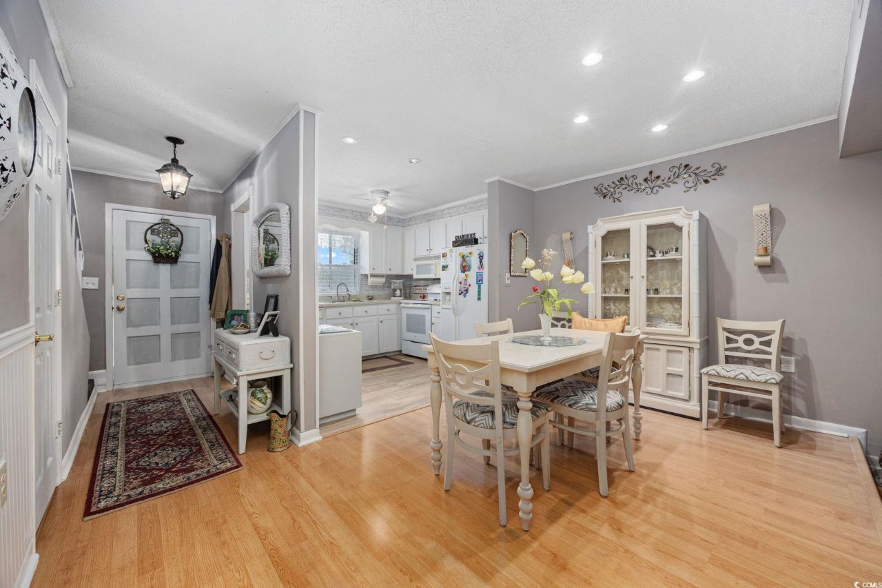 829 Villa Dr. Photo 7