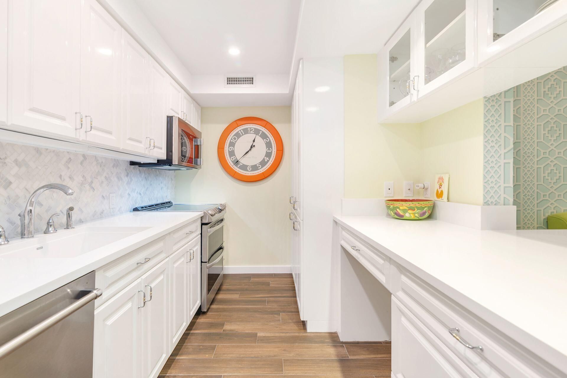 170 Chilean Avenue, Unit 2d, Palm Beach, FL 33480 Photo