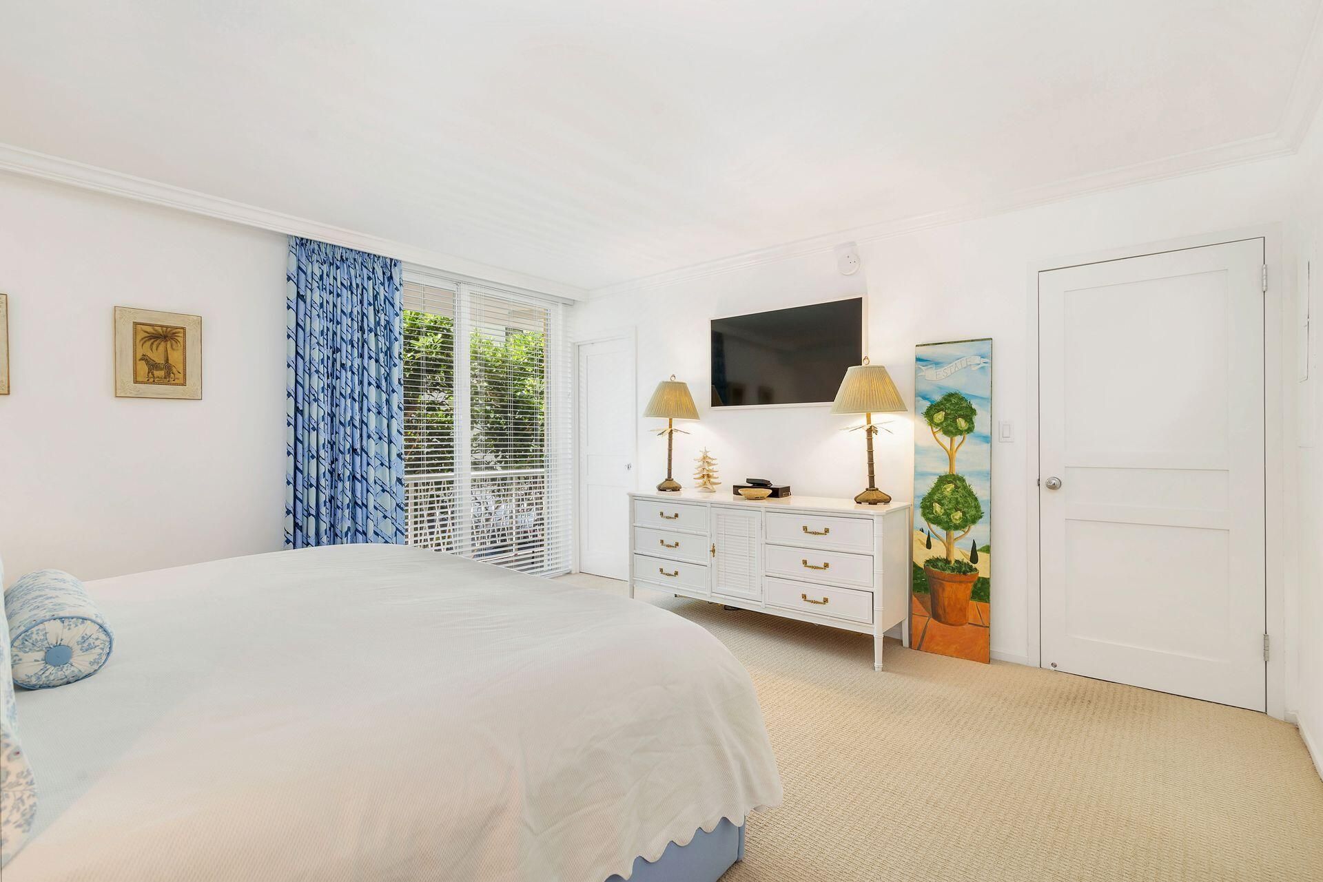 170 Chilean Avenue, Unit 2d, Palm Beach, FL 33480 Photo