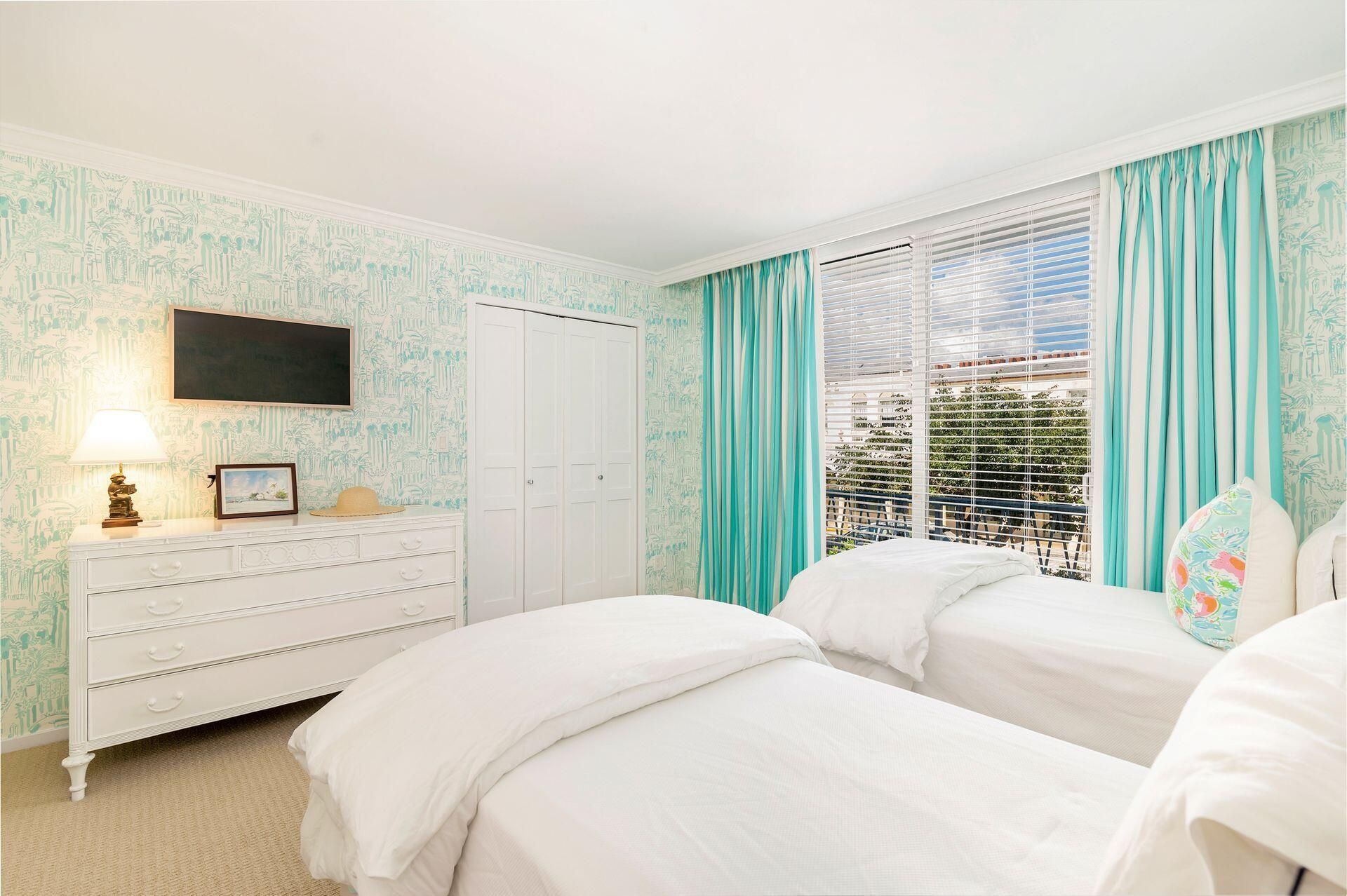 170 Chilean Avenue, Unit 2d, Palm Beach, FL 33480 Photo