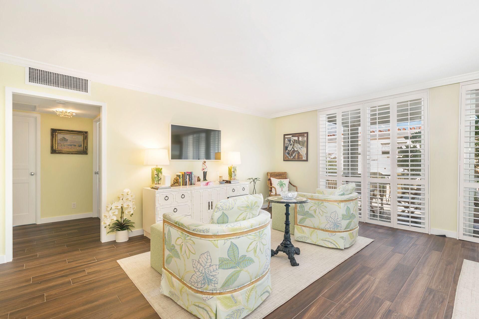 170 Chilean Avenue, Unit 2d, Palm Beach, FL 33480 Photo