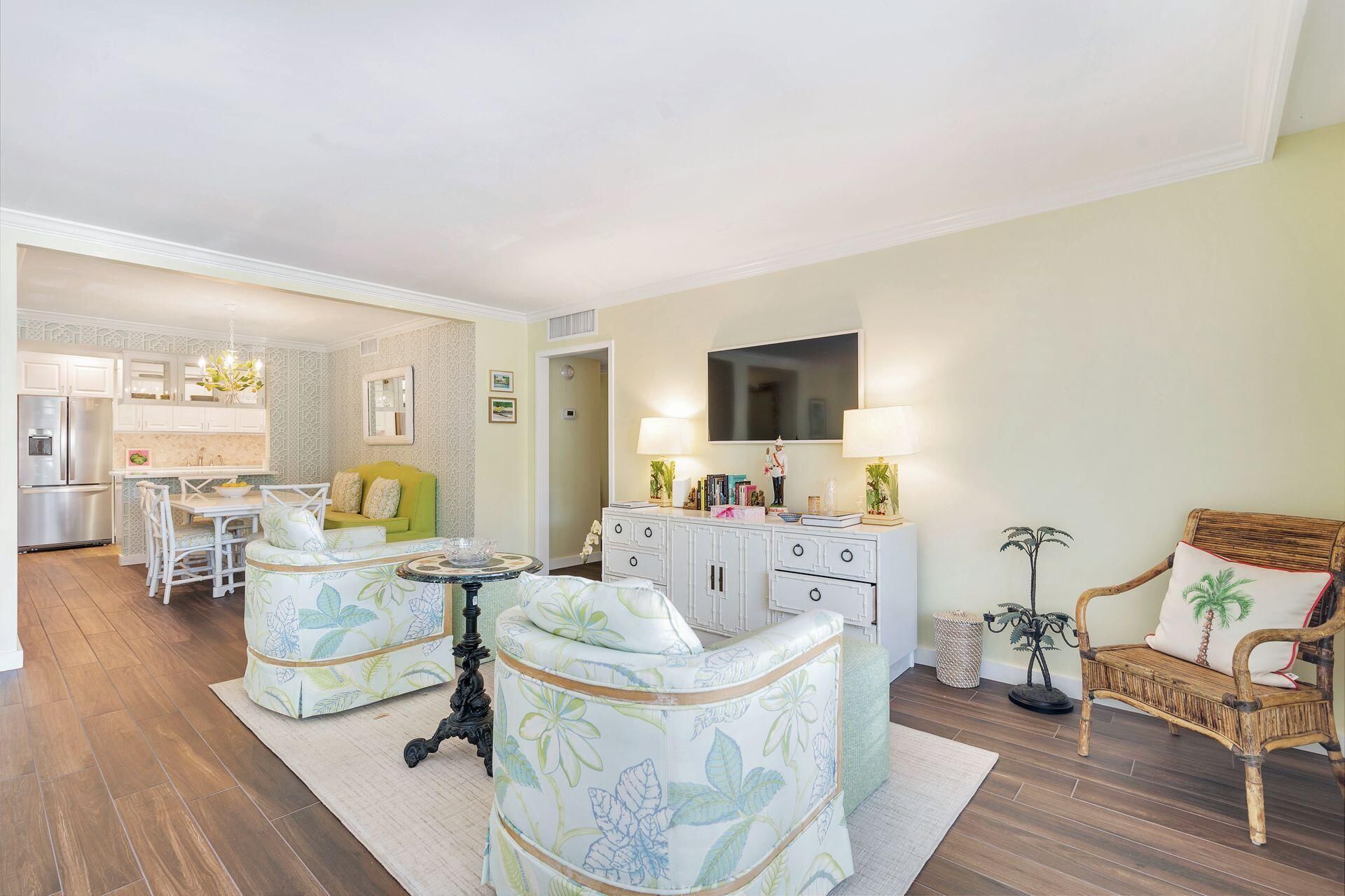 170 Chilean Avenue, Unit 2d, Palm Beach, FL 33480 Photo