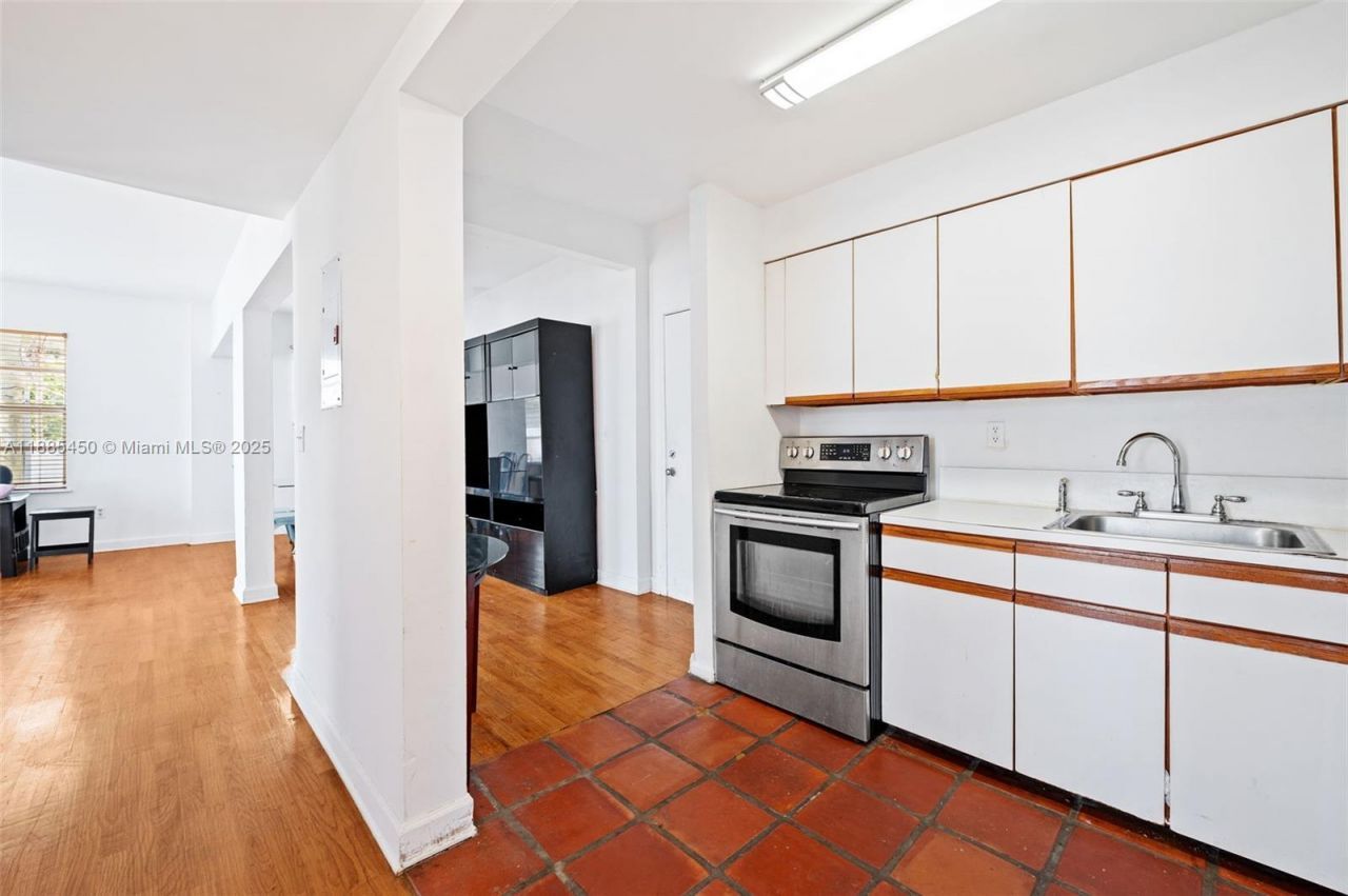 1200 Euclid Ave, Unit 301, Miami Beach, FL 33139 Photo