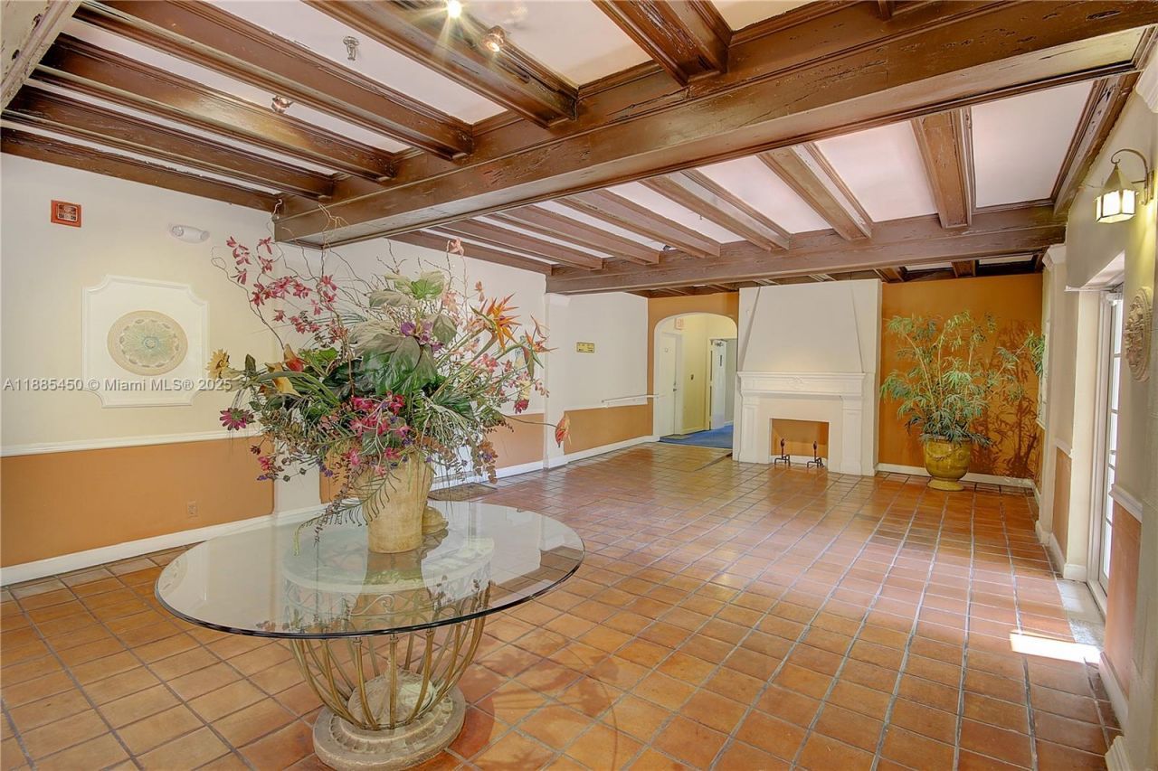 1200 Euclid Ave, Unit 301, Miami Beach, FL 33139 Photo