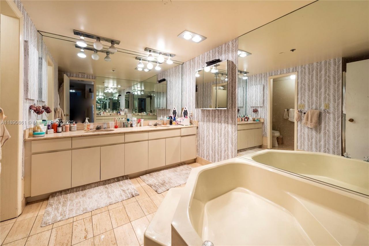 Please Call For Address, Unit 606, Bal Harbour, FL 33154 Photo