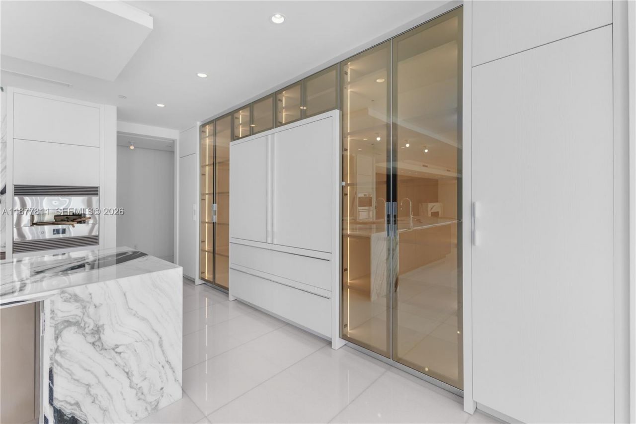 17975 Collins Ave, Unit N-1802, Sunny Isles Beach, FL 33160 Photo