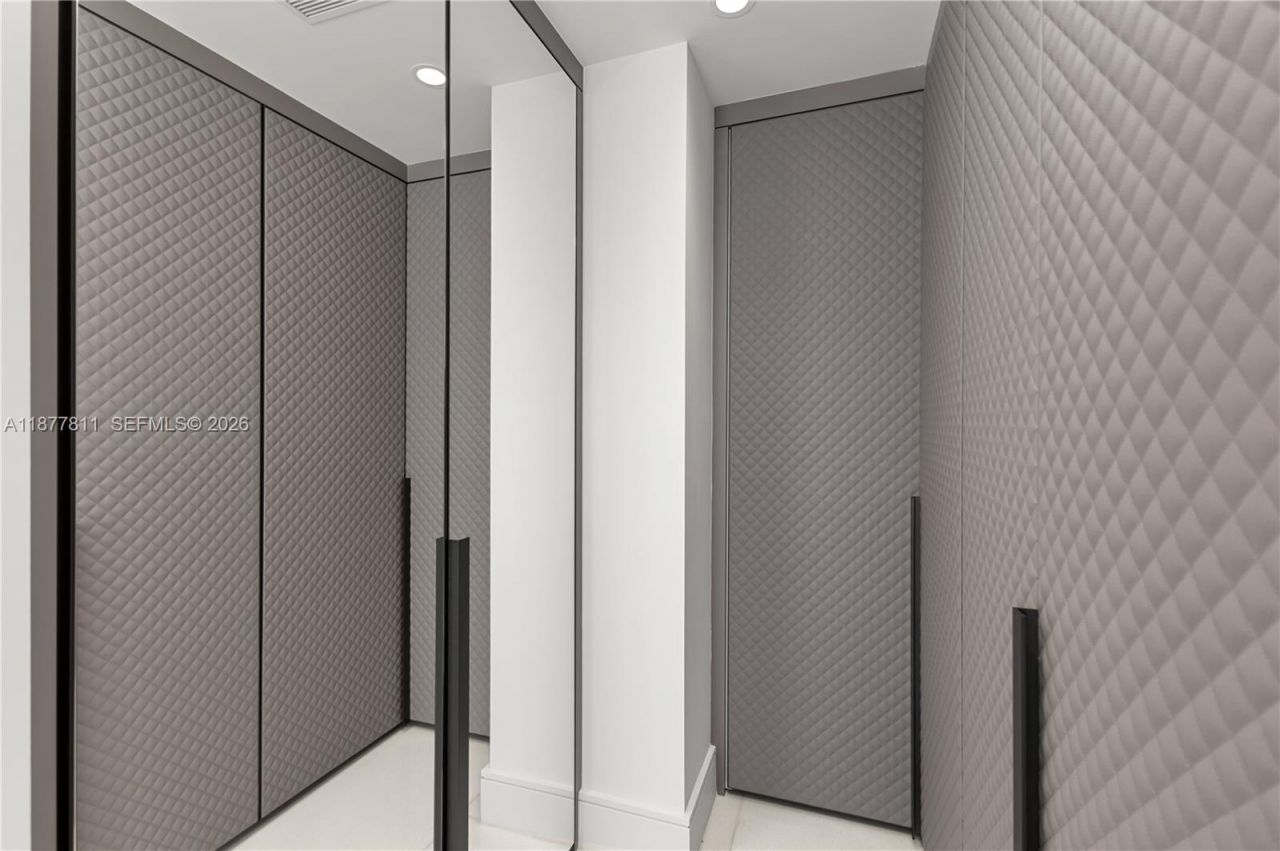 17975 Collins Ave, Unit N-1802, Sunny Isles Beach, FL 33160 Photo