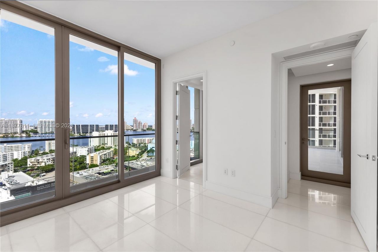 17975 Collins Ave, Unit N-1802, Sunny Isles Beach, FL 33160 Photo