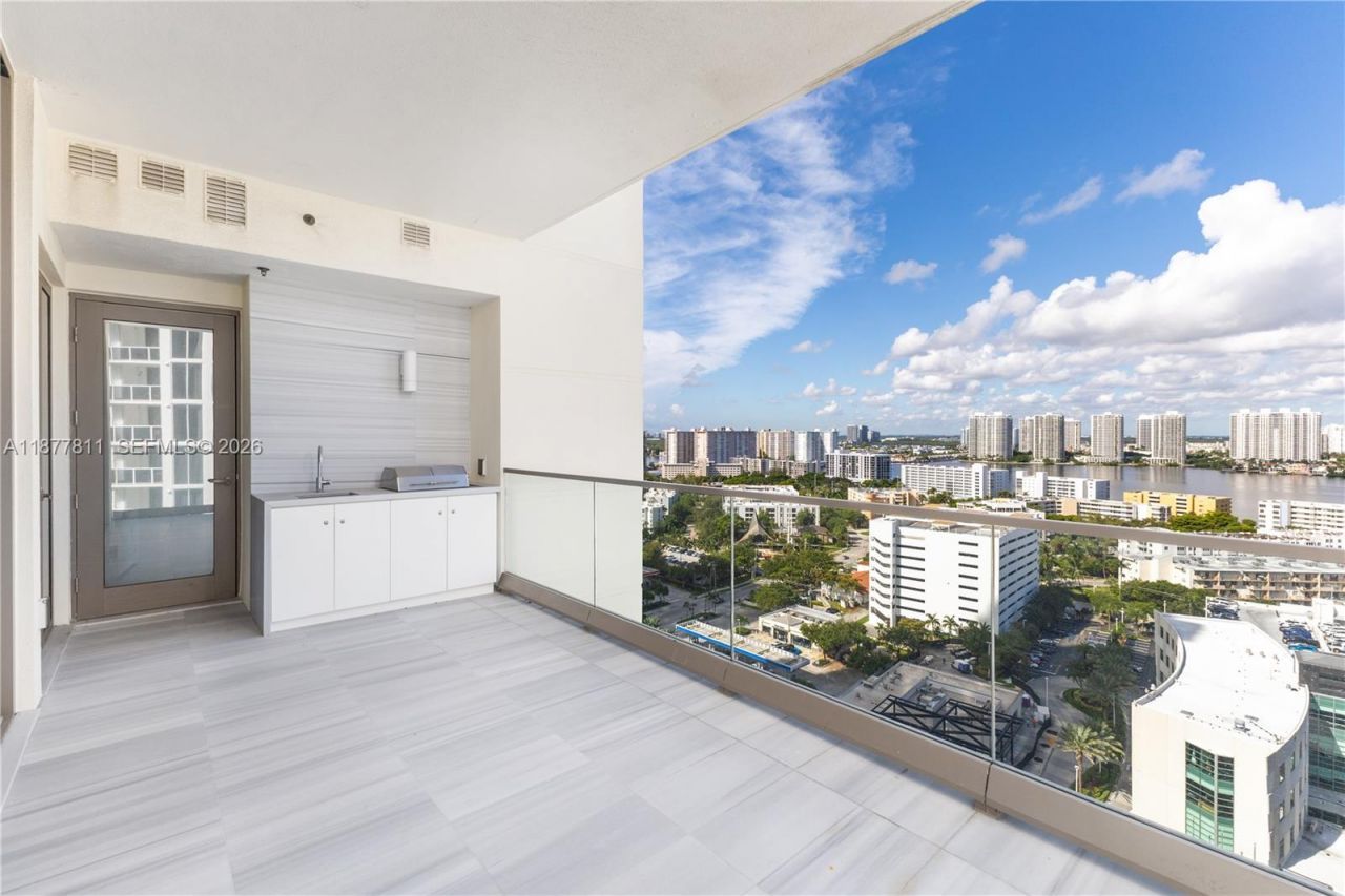 17975 Collins Ave, Unit N-1802, Sunny Isles Beach, FL 33160 Photo